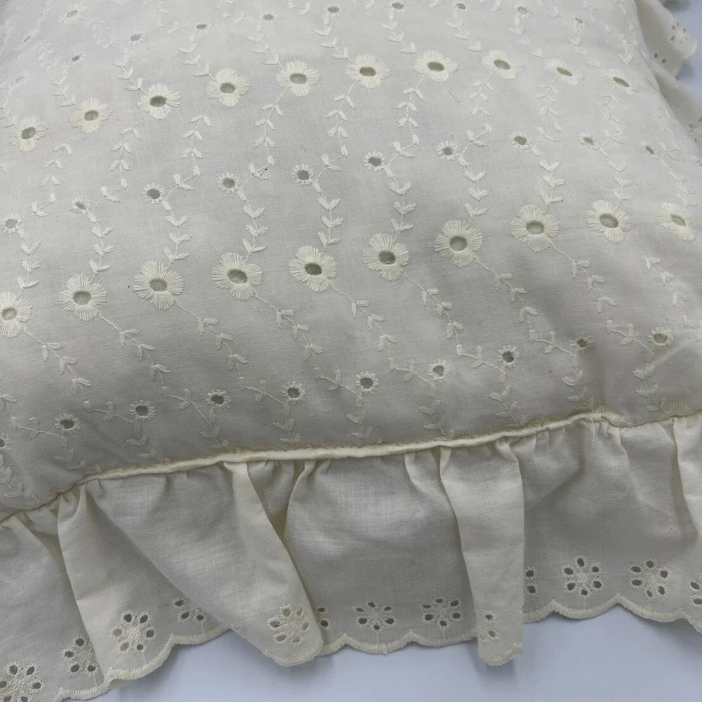 Vintage Cottagecore Granny Eyelet Pillow Square Floral Ruffle‎ Edge Throw Accent